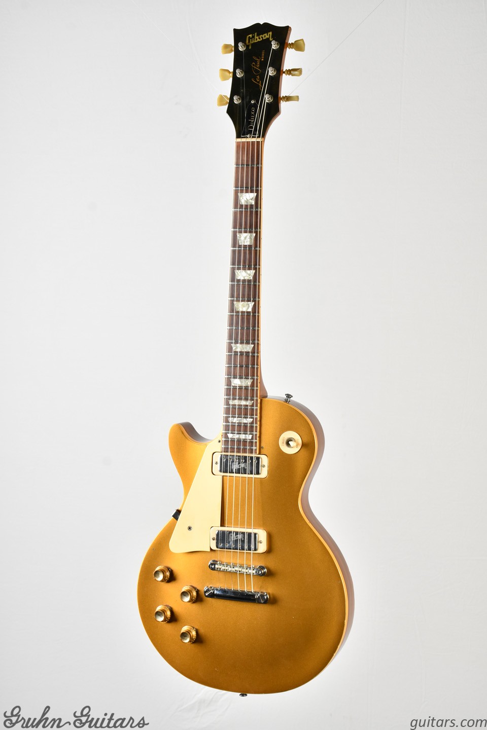 1972 Gibson Les Paul Deluxe Goldtop (left-handed) at Gruhn Guitars