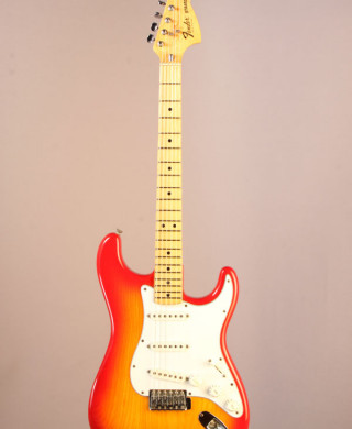 Fender International Series Stratocaster 1981 - Capri Orange - Pure Vintage