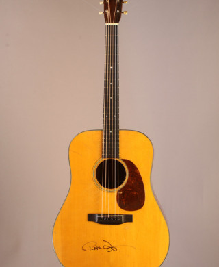 Martin D-18 1944 | Gruhn Guitars