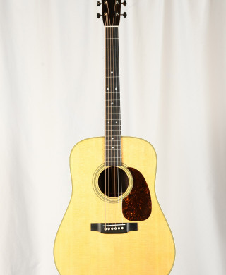 ハン　Martin d-28 Martin Custom Shop D-28 Authentic 1937 (Stage 1 Ambertone