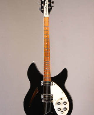 Rickenbacker 330 1990 | Gruhn Guitars Rickenbacker 330 1990 | Gruhn Guitars