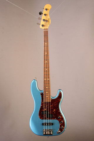 Electric Basses | Gruhn Guitars